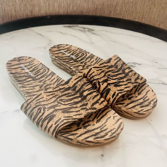 Gianni Bini Women's Animal Print Sliders Size 9M NWOB - Picture 1 of 10